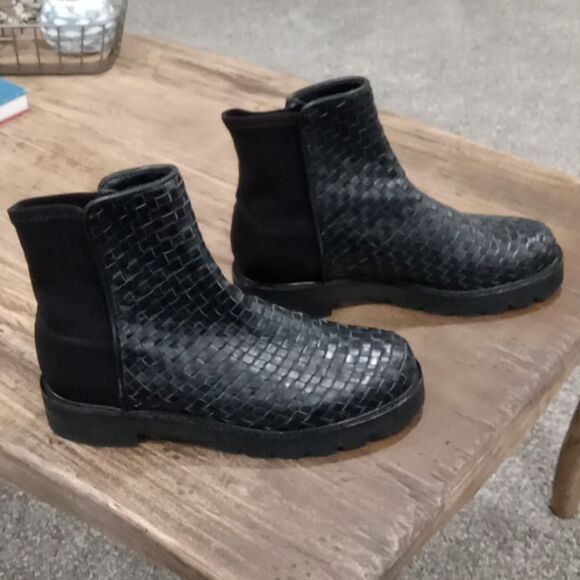 Stuart Weitzman 5050 Lift Woven Leather Bootie - Picture 5 of 8